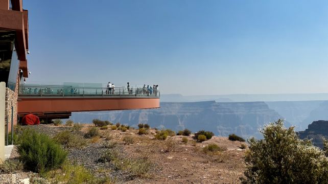 8-Day Yellowstone National Park Tour from Los Angeles/Las Vegas · Grand Teton National Park, Lower Antelope Canyon, Grand Canyon West Rim, Las Vegas and Salt Lake City