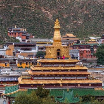 甘南+扎尕那+黄河九曲第一湾+拉卜楞寺+官鹅沟大景区+麦积山石窟+甘加秘境+炳灵寺世界文化遗产旅游区+崆峒山+红军会师楼9日8晚私家团