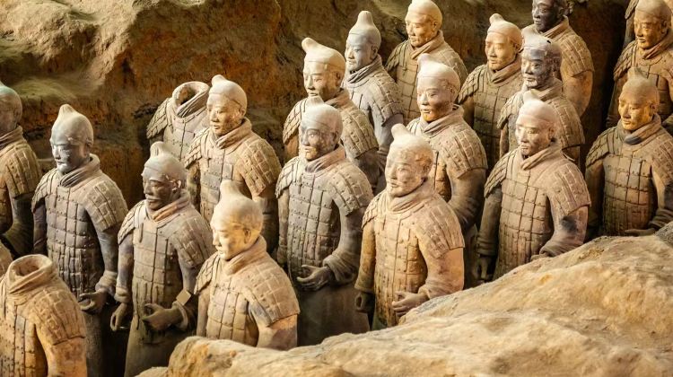 2日1晚 · 旅行團 · 幫忙代訂火車票｜人氣短遊首選｜兵馬俑保證入場＋華山＋大唐不夜城｜晚出發睡好覺｜二環內上門接｜金牌導遊·人氣短遊首選+成人贈流量卡+晚出發無購物+金牌導遊