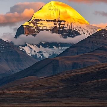 西藏阿里+珠峰大本营9日8晚跟团游