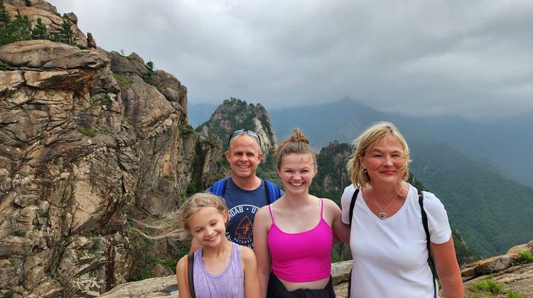2-Day 2-Day Hike through the Scenic Valleys of Mt. Seoraksan from Seoul