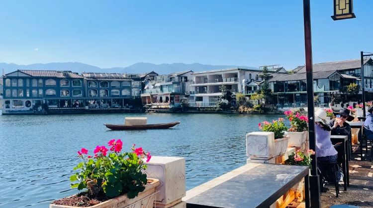8-Day No surcharge for Christmas & Flexible and adjustable itinerary: Kunming + Dali + Lijiang + Shangri-La - 3 UNESCO Wonders + Private Vehicle + Attraction Tickets + 2 High-Speed Train Experiences