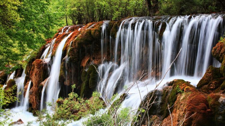 2D1N · Group Tours · Fairy-tale Jiuzhaigou + Dreamlike Huanglong, professional guide service, carefully selected 4-diamond hotels, complimentary travel photography & afternoon tea