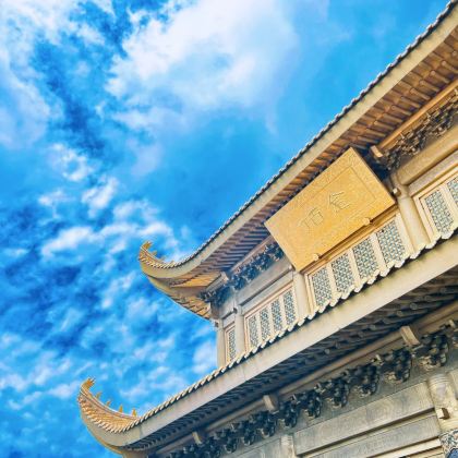 峨眉山市+乐山+都江堰3日2晚跟团游