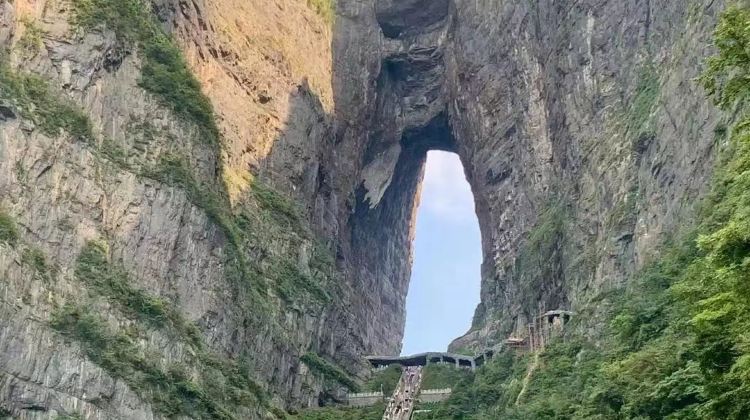 5-day 4-night · Private Tour · Zhangjiajie + Yuanjiajie Scenic Area + Zhangjiajie Grand Canyon + Charming Xiangxi Grand Theater + Tianmen Mountain National Forest Park + Changsha·  
