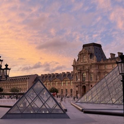 法国巴黎+圣米歇尔山+诺曼底+卢瓦尔河谷5日私家团