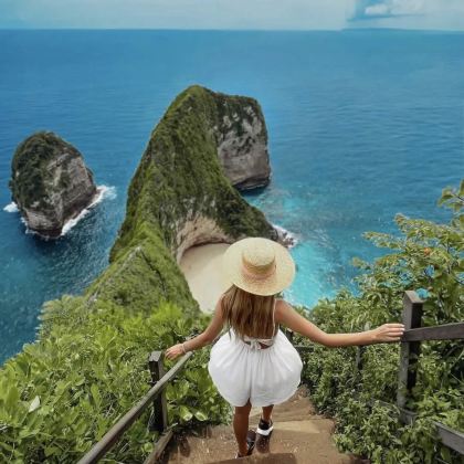巴厘岛+布罗莫火山+伊真火山+佩妮达岛7日6晚跟团游