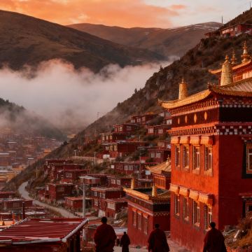 色达+四姑娘山+姑弄村+墨石公园景区+新都桥4日3晚私家团