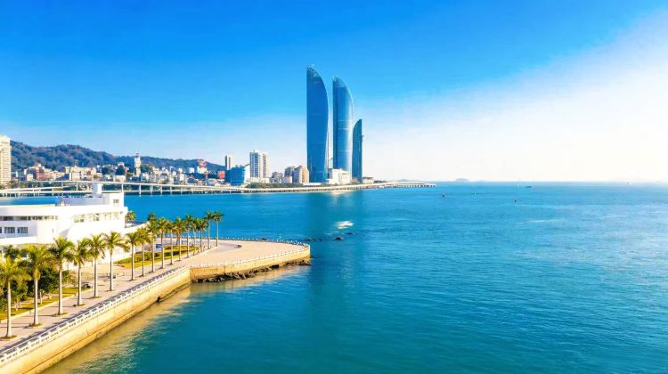 6-Day Xiamen + Wuyi Mountain + Nanjing Tulou + Gulangyu + Jiuqu Stream