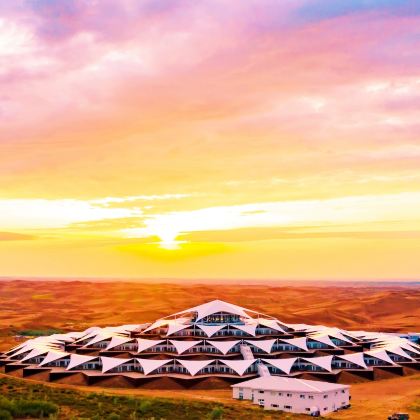 内蒙古+宁夏+乌兰湖9日8晚跟团游