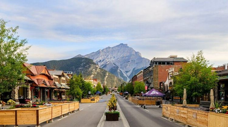 3D2N · Group Tours · 3 Day Banff Moraine Lake Louise Johnston Columbia Icefield Tour