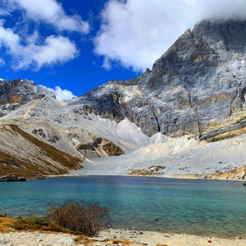 成都+四姑娘山景区+稻城亚丁7日6晚跟团游