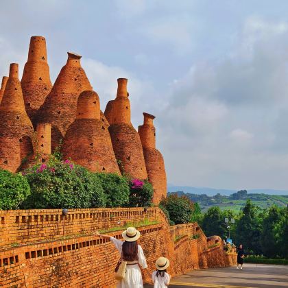 昆明+普者黑景区+建水古城+碧色寨风景区+弥勒6日5晚私家团