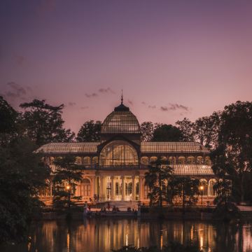 西班牙马德里9日8晚拼小团
