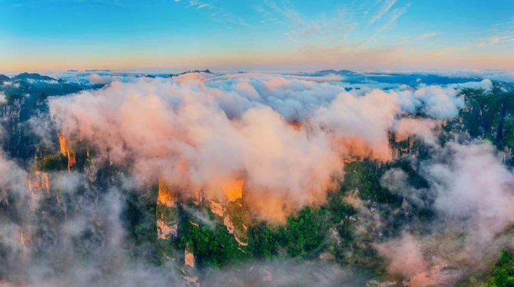 6-Day Autumn & Christmas Hunan Private Trip: Explore Zhangjiajie Forest Park, Grand Canyon Glass Bridge, Tianmen Mountain &  Furong Town & Fenghuang Ancient Town