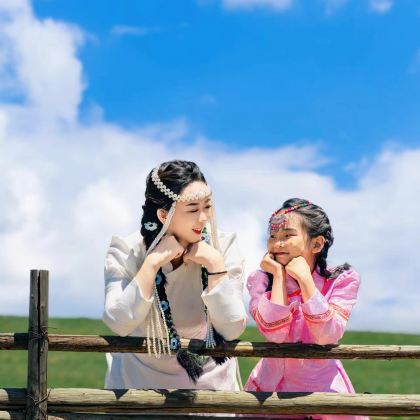 内蒙古呼和浩特+辉腾锡勒草原+乌兰哈达火山地质公园+希拉穆仁草原+响沙湾+鄂尔多斯5日4晚拼小团