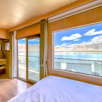 新疆南疆+喀什市+莎车+和田市+阿克苏市+沙漠公路（阿和公路）+温宿大峡谷+帕米尔高原8日7晚拼小团