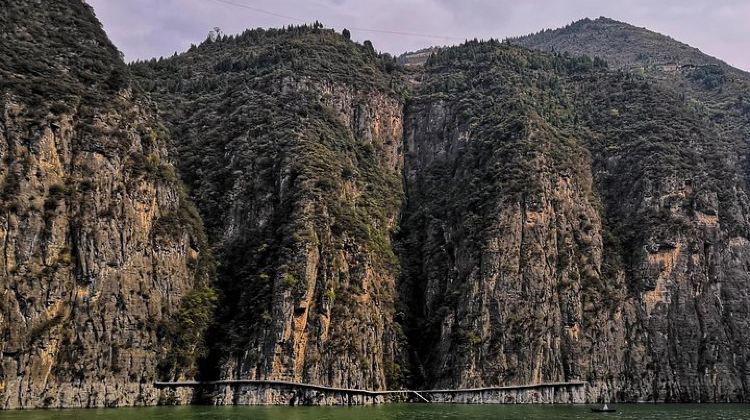 4-Day Yangtze River Cruise from Chongqing to Yichang Downstream in 4 Days 3 Nights