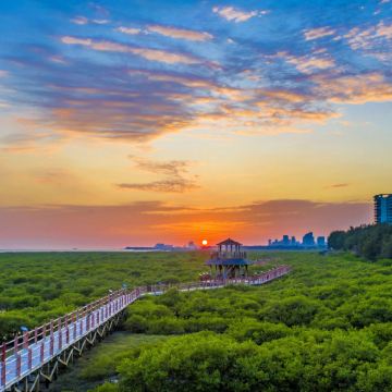 广西南宁+德天瀑布+北海+涠洲岛6日5晚跟团游