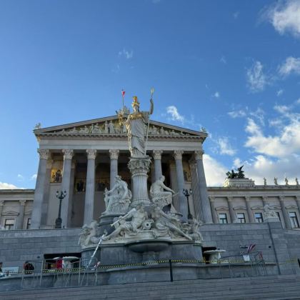 匈牙利布达佩斯+奥地利维也纳+捷克布拉格+德国慕尼黑15日14晚拼小团