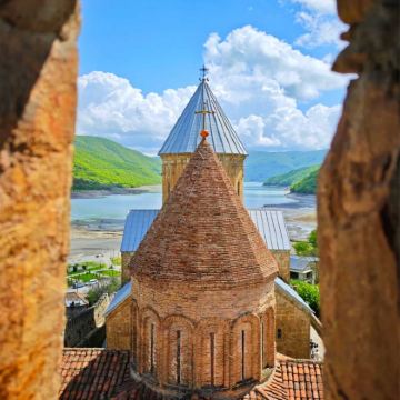 阿塞拜疆+格鲁吉亚+亚美尼亚11日跟团游