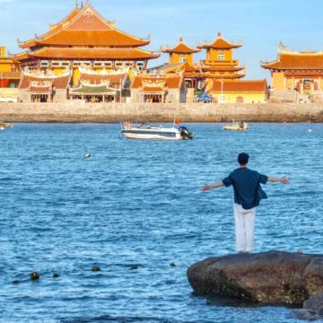 泉州+晋江梧林传统村落+洛伽寺+泉州西街+蟳埔村+崇武古城风景区2日1晚拼小团