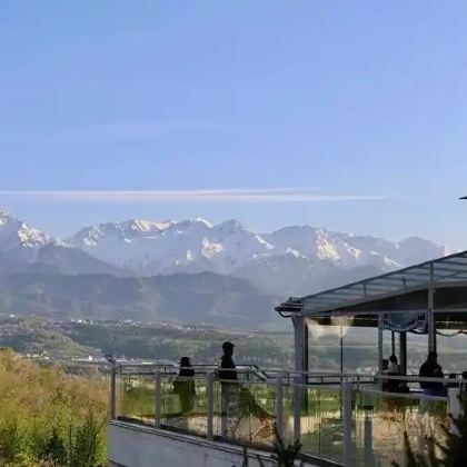 哈萨克斯坦阿拉木图+恰仑峡谷国家公园+乌兹别克斯坦塔什干+撒马尔罕6日5晚私家团