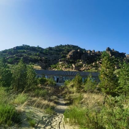 中国内蒙古赤峰乌兰布统草原+玉龙沙湖3日2晚跟团游