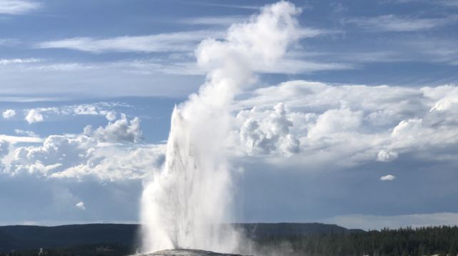5-Day Yellowstone National Park Tour from Los Angeles/Las Vegas · Grand Teton National Park, Lower Antelope Canyon and Salt Lake City