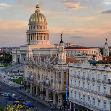 古巴+何塞·马蒂纪念碑+何塞马蒂公园+切·格瓦拉墓+朗姆酒博物馆10日8晚私家团