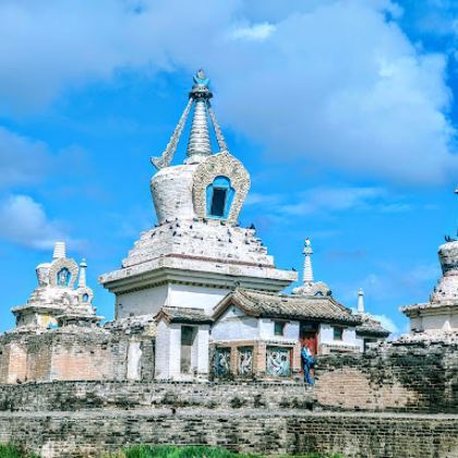 蒙古乌兰巴托+成吉思汗骑马雕像+哈拉和林+哈斯台国家公园+成吉思汗广场+甘丹寺+宰桑纪念碑+特日勒吉国家公园6日5晚拼小团