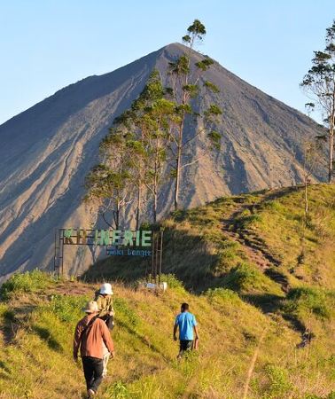 8D7N • Flores Adventure Tour