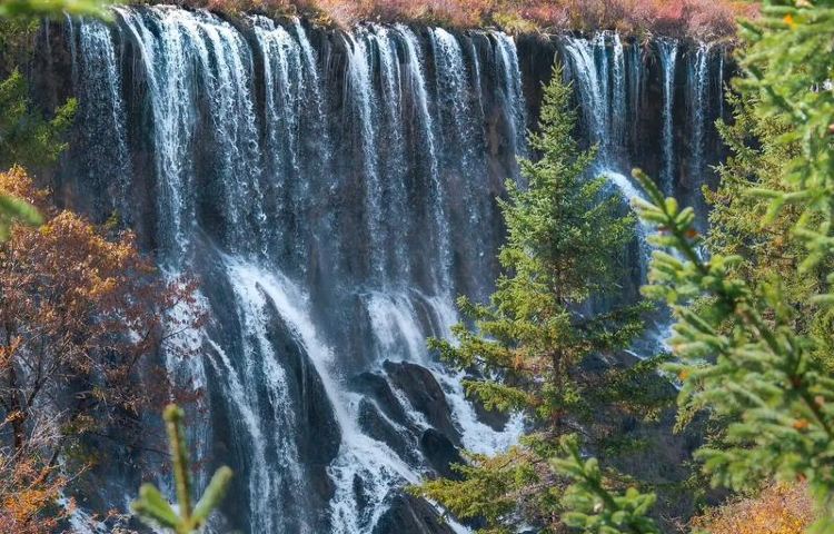 3-day 2-night · Group Tours · Jiuzhaigou National Park + Huanglong National Scenic Area · No shopping, no rush. Ensure 1 full-day visit in Jiuzhaigou. Round trip train tickets, English tour guide, sightseeing tickets, good condition vehicle are all included. Hand picked hotel and restaurants to ensure a pleasant trip.