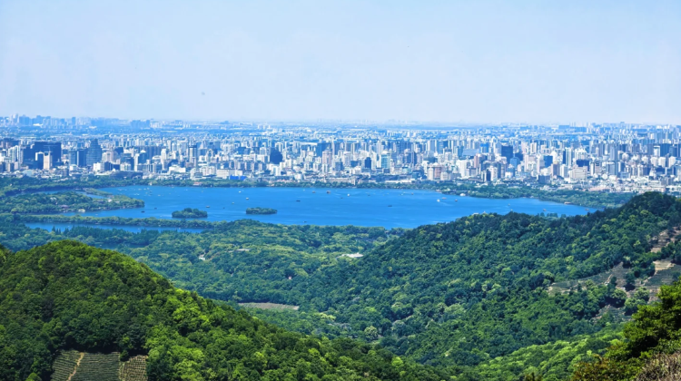 2-Day China + Hangzhou + West Lake + Lingyin Temple + Longjing Village·  