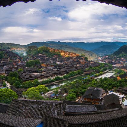 贵州黄果树+荔波+西江千户苗寨+梵净山+遵义+织金洞8日7晚私家团