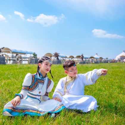 内蒙古呼和浩特+希拉穆仁草原+响沙湾+成吉思汗陵5日4晚跟团游