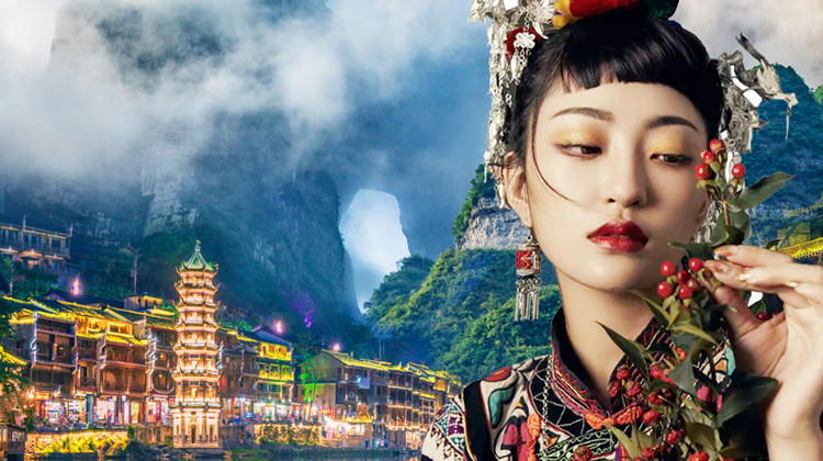 长沙+张家界+凤凰3日2晚跟团游·探秘湘西•赠送『峡谷游船+天门山索道往返+苗服体验』乘『2+1航空巴士』游『5A天门山•凤凰古城+4A大峡谷玻璃桥』品『湘西四大美食』纯玩无购物