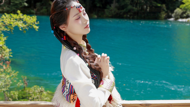 成都出发7日川西定制游：4800元玩转康定塔公墨石？