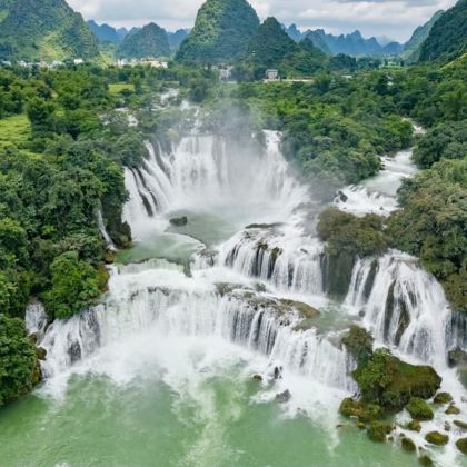 南宁+百色+巴马+德天跨国瀑布景区6日5晚私家团