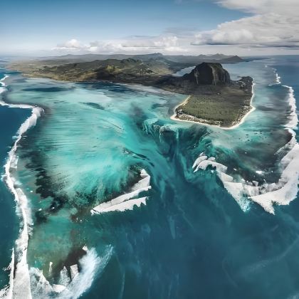 毛里求斯+蓝湾+自然桥+毛里求斯航空直升机之旅8日6晚拼小团