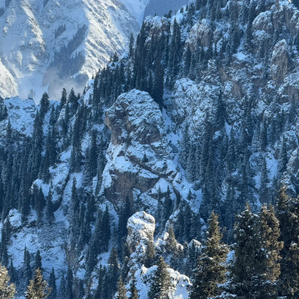 新疆乌鲁木齐+南疆+塔什库尔干+喀什市+库车+帕米尔高原+库尔勒9日8晚私家团