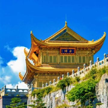 成都+九寨沟+黄龙风景名胜区+都江堰景区+三星堆博物馆+峨眉山+乐山大佛8日7晚跟团游