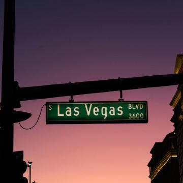 拉斯维加斯+洛杉矶+胡佛水坝+七彩石+比佛利山+好莱坞星光大道6日5晚私家团