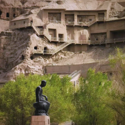 新疆南疆+罗布人村寨+天山神秘大峡谷+克孜尔千佛洞+拜城烈焰泉+和田约特干故城+喀什古城+白沙山-白沙湖景区+慕士塔格冰川公园10日9晚拼小团