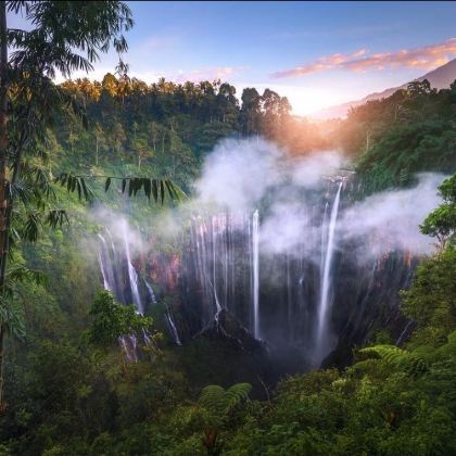 泗水+巴厘岛+布罗莫火山+赛武千层瀑布7日6晚跟团游