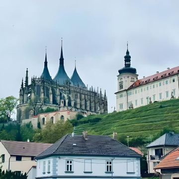 捷克布拉格+克鲁姆洛夫10日8晚拼小团