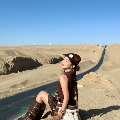 青海湖景区+鸣沙山月牙泉+莫高窟+嘉峪关文物景区-嘉峪关+茶卡盐湖+张掖七彩丹霞旅游景区+乌素特水上雅丹地质公园8日7晚私家团