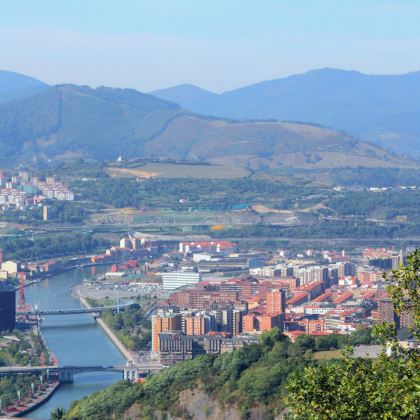 巴塞罗那+萨拉戈萨+毕尔巴鄂+扎鲁亚斯+潘普洛纳12日10晚私家团