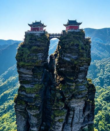 8日7晚 • 秘境黔行· 深度純玩高鐵團 黃果樹大瀑布、梵淨山、西江千戶苗寨、荔波小七孔、萬峰湖遊船、織金大峽谷、花江峽谷大橋