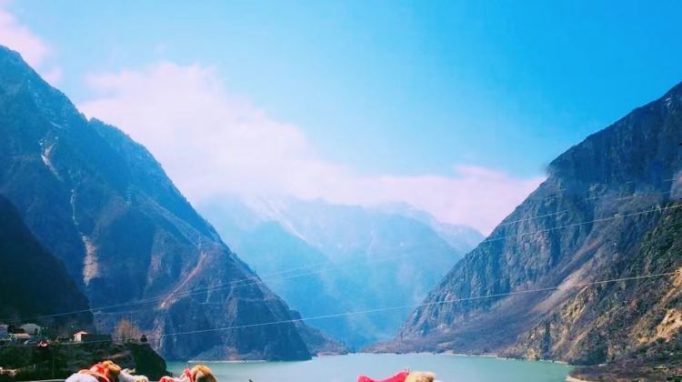 5D4N · Private Tours · Chengdu+Panda+Jiuzhaigou+Huanglong-Round-trip high-speed train tickets included. Adjustable travel days, discount available on inquiry